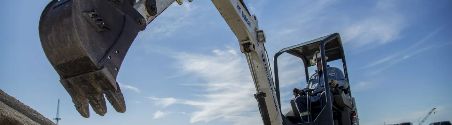 Mini-Excavator Operator