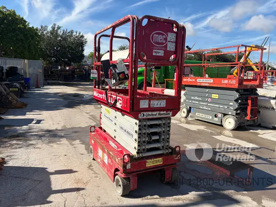 2018 MEC MICRO 19 Scissor Lift