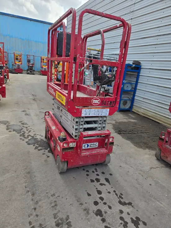 2018 MEC 1330SE Scissor Lift