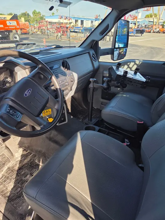 2019 Ford F750 26' FLAT