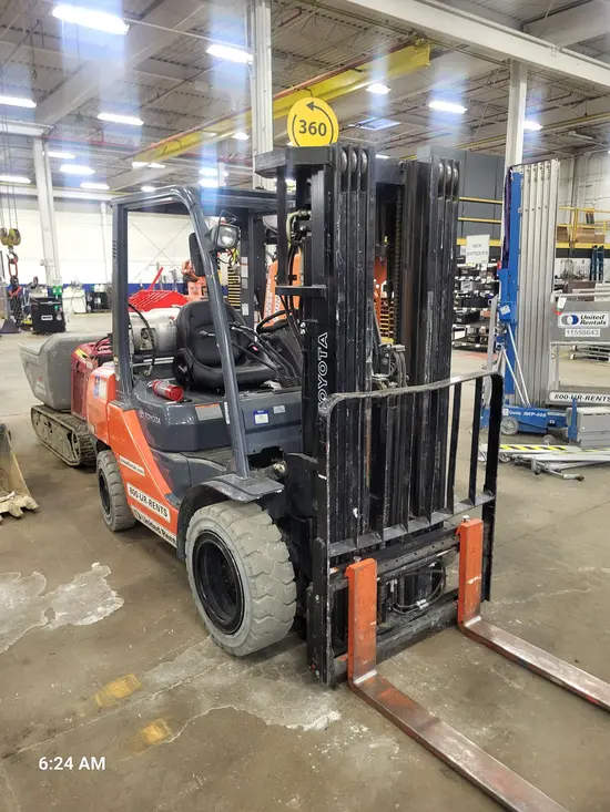 2019 Toyota 8FGU30 Warehouse Forklift
