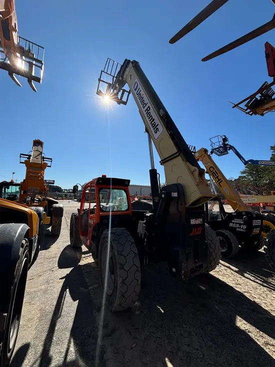 2018 JLG 742 Forklift