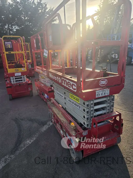 2017 MEC MICRO 19 Scissor Lift