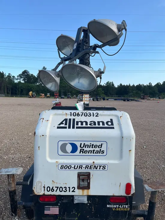 2017 Allmand NIGHT-LITE PRO Portable Light Tower