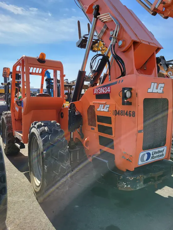 2016 SKYTRAK 6042 Forklift