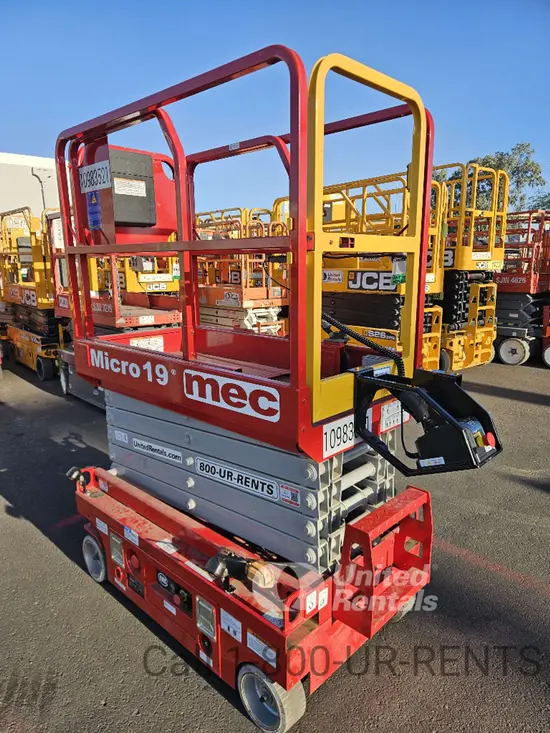2019 MEC MICRO 19 Scissor Lift