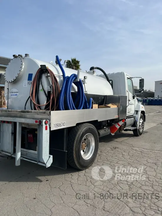 2019 HINO 268DCD4X2