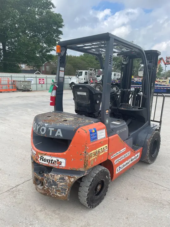 2019 Toyota 8FDU25 Warehouse Forklift