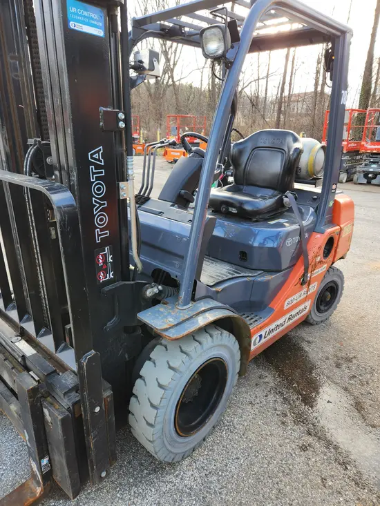 2019 Toyota 8FGU25 Warehouse Forklift