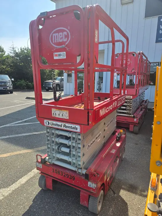 2018 MEC MICRO 19 Scissor Lift