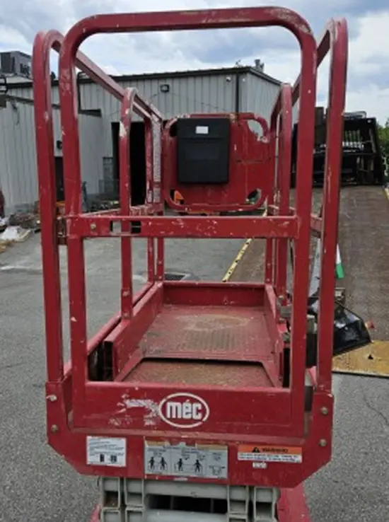 2018 MEC MICRO 19 Scissor Lift