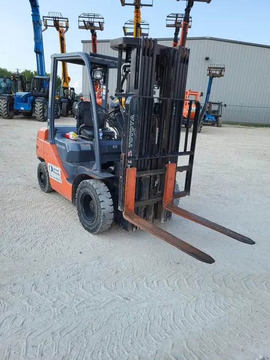 2018 Toyota 8FDU25 Warehouse Forklift