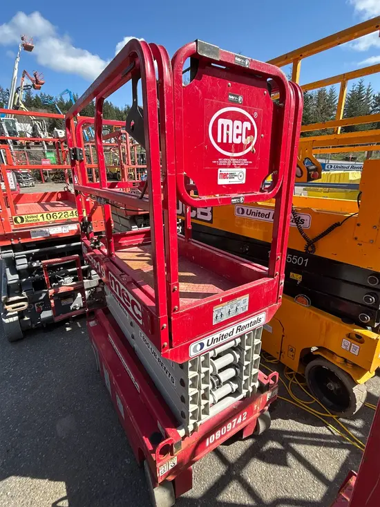 2018 MEC MICRO 19 Scissor Lift