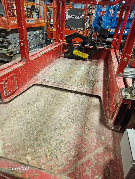 2018 MEC MICRO 19 Scissor Lift