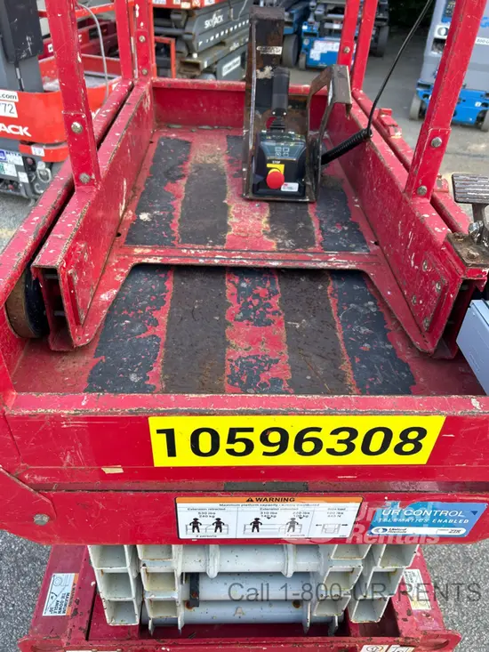 2017 MEC 1330SE Scissor Lift