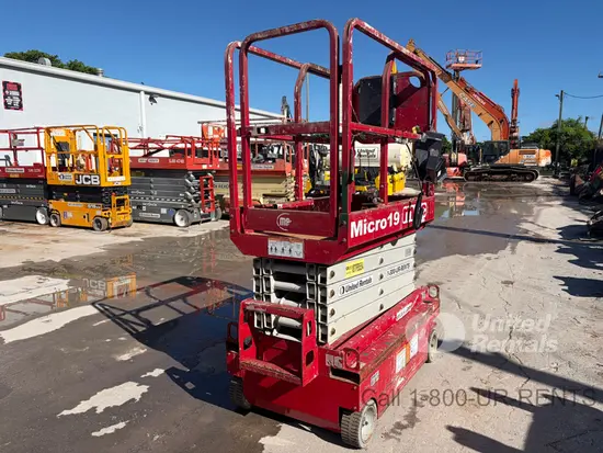 2018 MEC MICRO 19 Scissor Lift