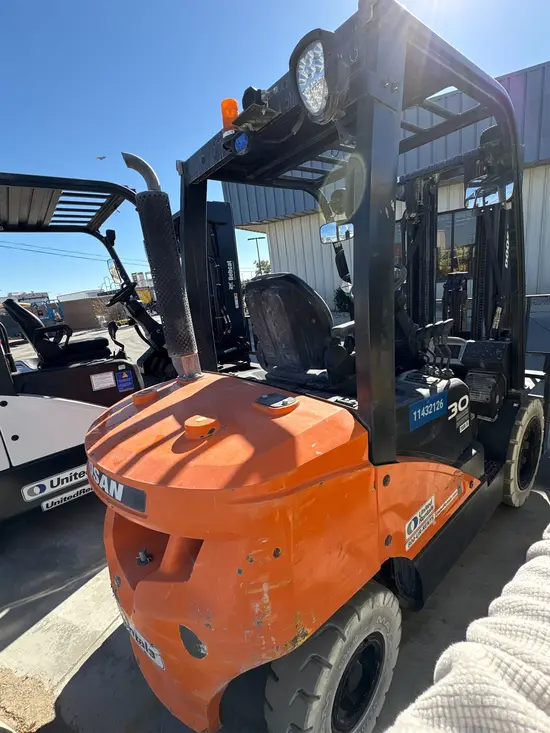 2022 Doosan D30S-7 Warehouse Forklift