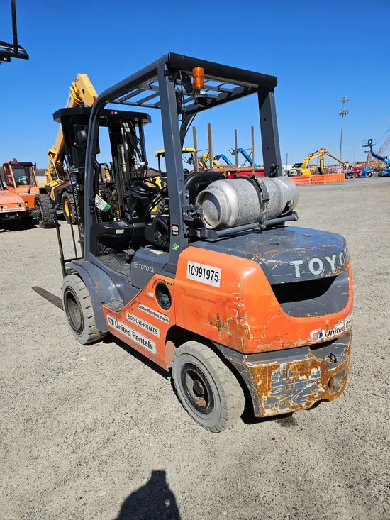 2019 Toyota 8FGU30 Warehouse Forklift