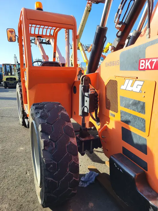 2016 SKYTRAK 6042 Forklift