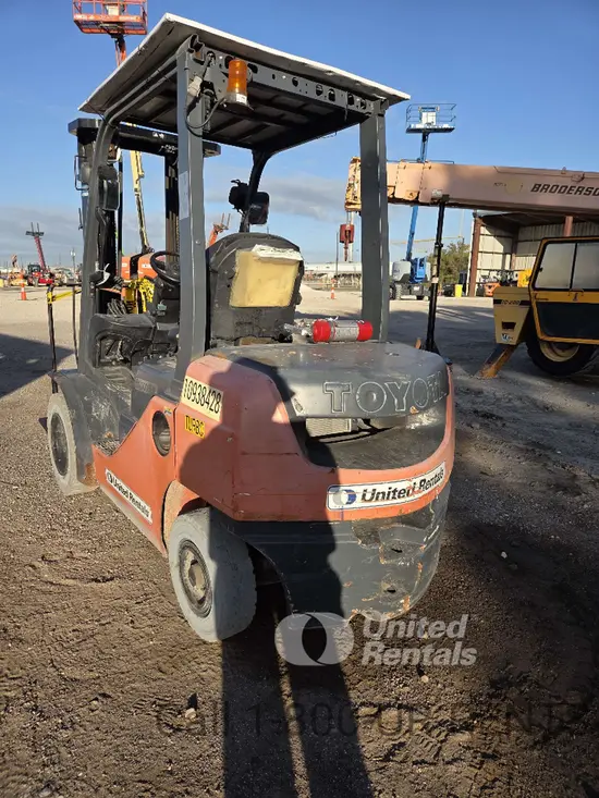2019 Toyota 8FDU25 Warehouse Forklift