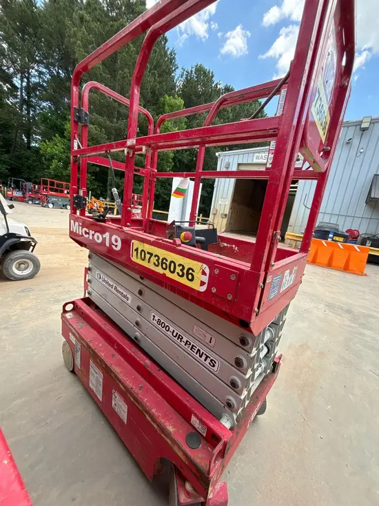 2018 MEC MICRO 19 Scissor Lift