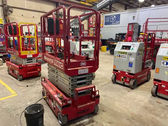 2018 MEC MICRO 19 Scissor Lift