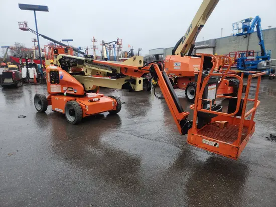 2016 JLG E450AJ Articulating Boom Lift