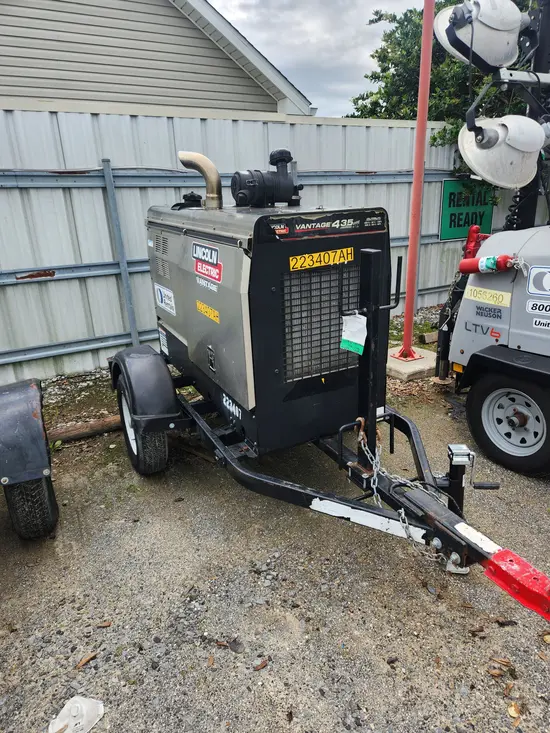 2019 Lincoln Electric VANTAGE 435 Welder