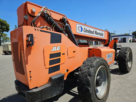 2017 SKYTRAK 8042 Forklift