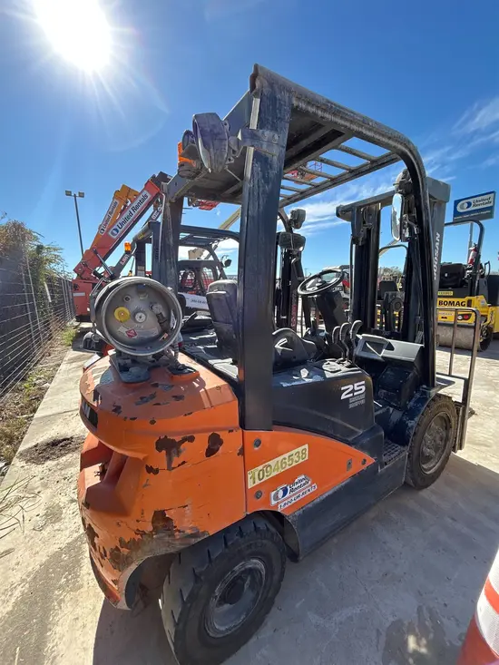 2019 Doosan G25N-7LP Warehouse Forklift