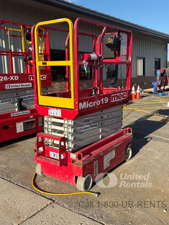 2018 MEC MICRO 19 Scissor Lift