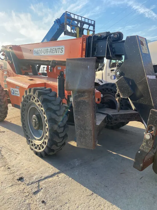 2017 SKYTRAK 10054 Forklift