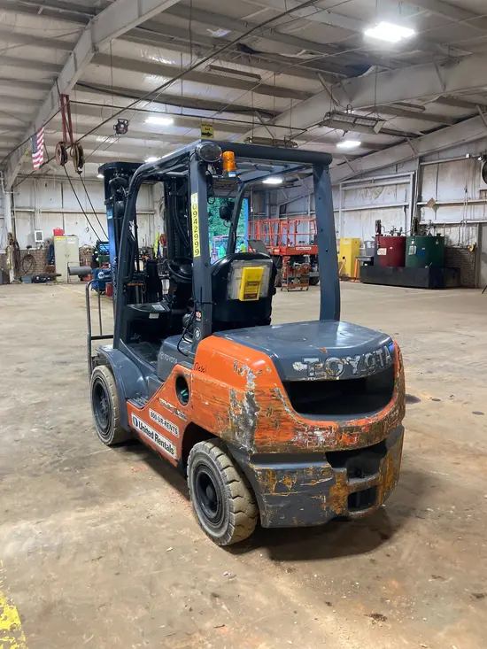2019 Toyota 8FDU30 Warehouse Forklift