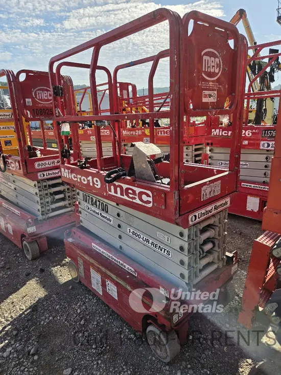 2018 MEC MICRO 19 Scissor Lift