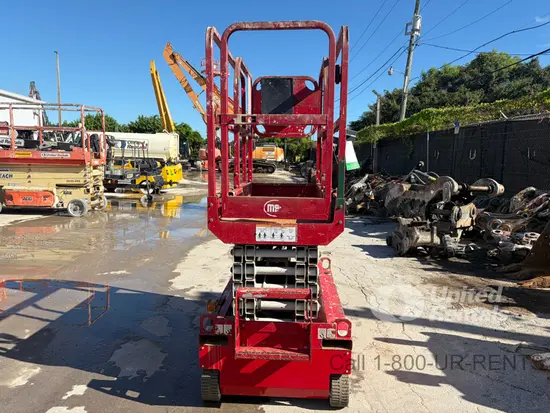 2018 MEC MICRO 19 Scissor Lift