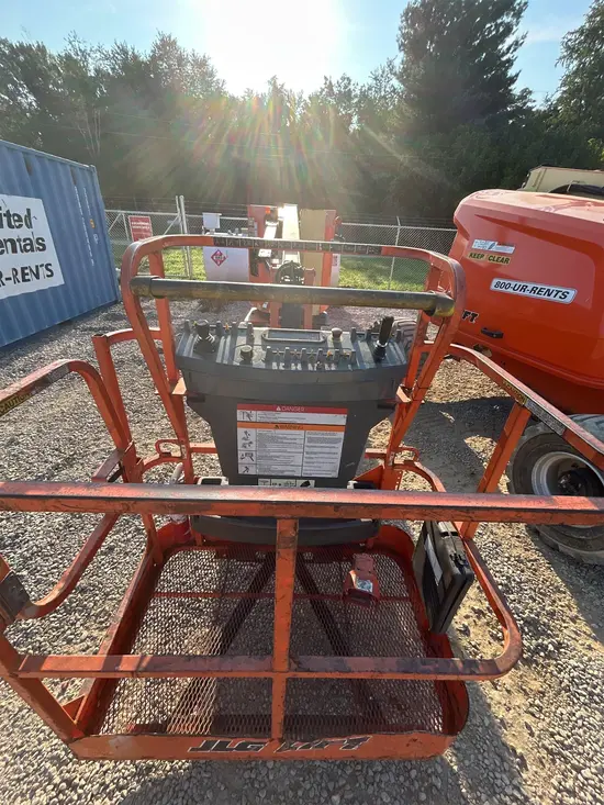 2018 JLG E300AJP Articulating Boom Lift