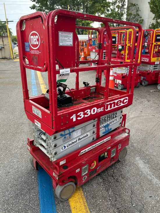 2017 MEC 1330SE Scissor Lift
