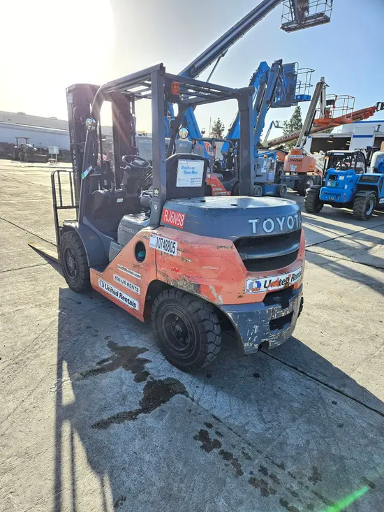 2018 Toyota 8FD35U Warehouse Forklift