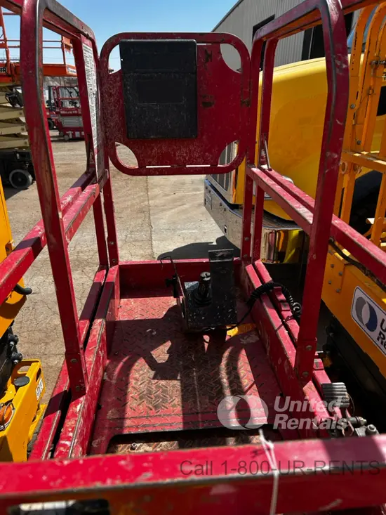 2020 MEC MICRO 19 Scissor Lift