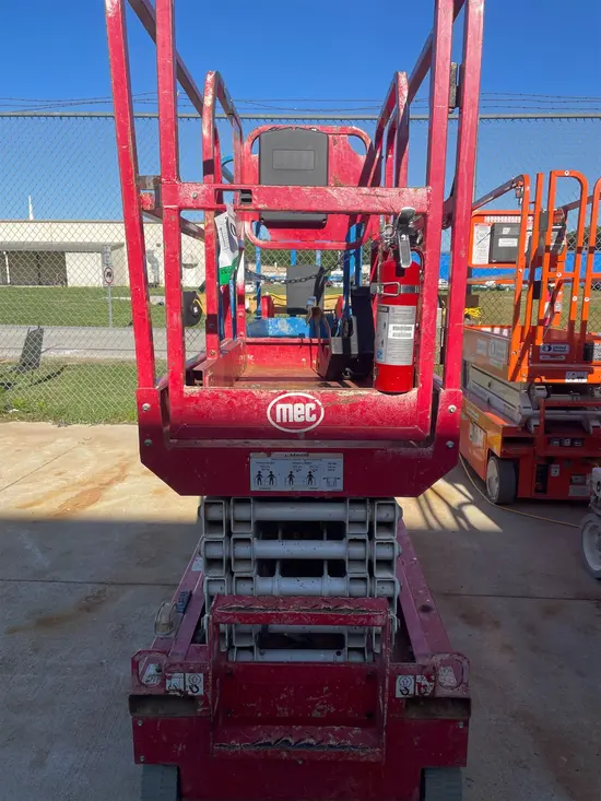 2018 MEC MICRO 19 Scissor Lift