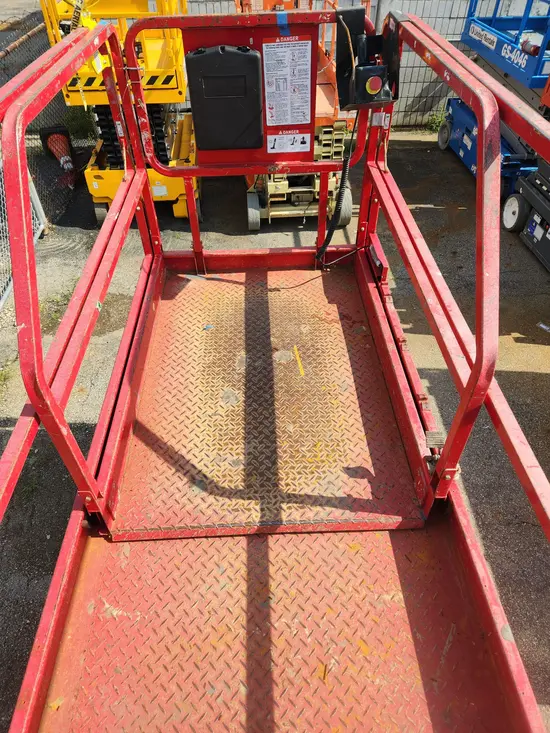 2017 MEC 4046SE Scissor Lift