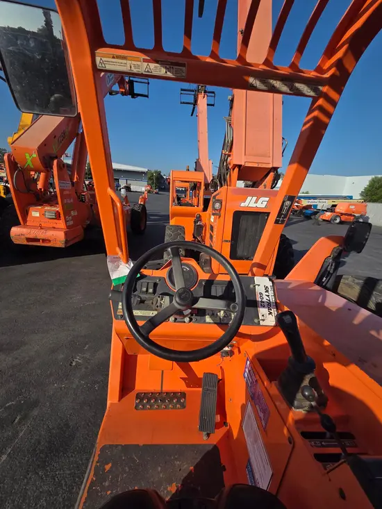 2017 SKYTRAK 6042 Forklift