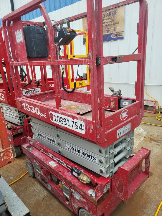 2018 MEC 1330SE Scissor Lift