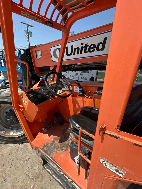 2017 SKYTRAK 8042 Forklift