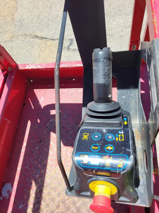 2018 MEC MICRO 19 Scissor Lift