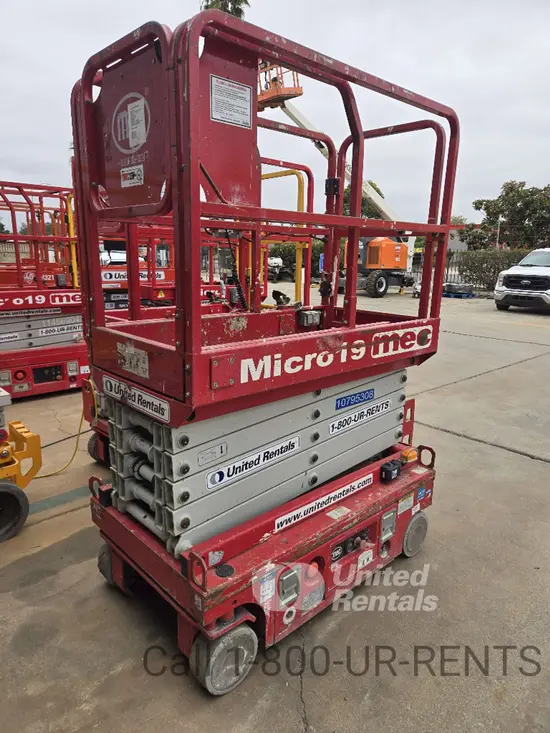2018 MEC MICRO 19 Scissor Lift
