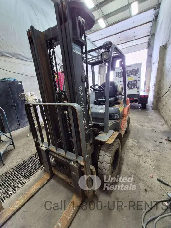 2019 Toyota 8FGU25 Warehouse Forklift