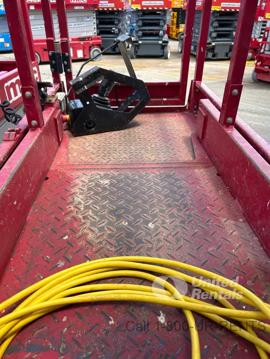 2018 MEC MICRO 19 Scissor Lift