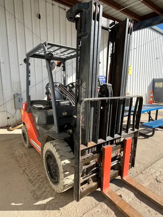 2018 Toyota 8FDU30 Warehouse Forklift