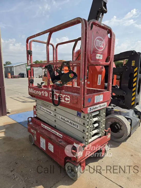 2019 MEC MICRO 19 Scissor Lift